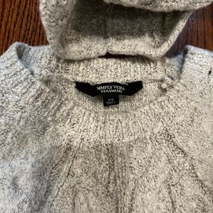 Simply Vera Crowl Sweater in cream color Size XS